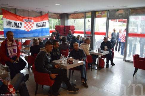 Vatreni navijači krenuli za Skadar, Oktan