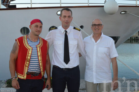 Mala riva, turizam, mini kruzeri