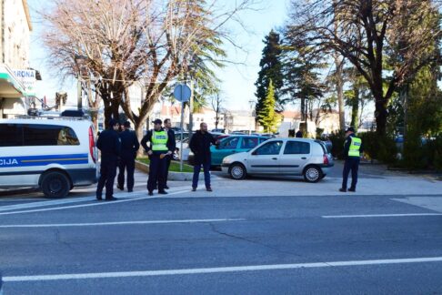 Mir i dobro, akcija, policija 1