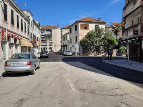 radovi-na-cesti-asfaltiranje-križanja-starcevićeve-i-oca-ante-gabrića-(11)