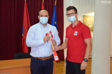 Gradonačelnik-uručio-priznanja-nagrađenim-lađarima-cama-(20)