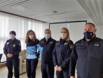 Policija (1)