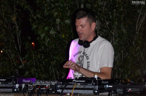 DJ-Veco