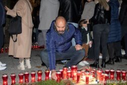 Dalibor Milan svijeće za Vukovar