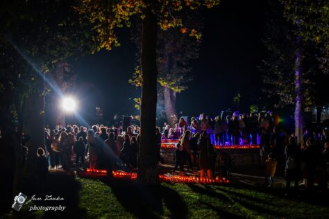 Gradski park, Svijeće, Metković za Vukovar i Škabrnju (8)