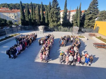Milenijska fotografija Broj 112 Međunarodni dan civilne zaštite