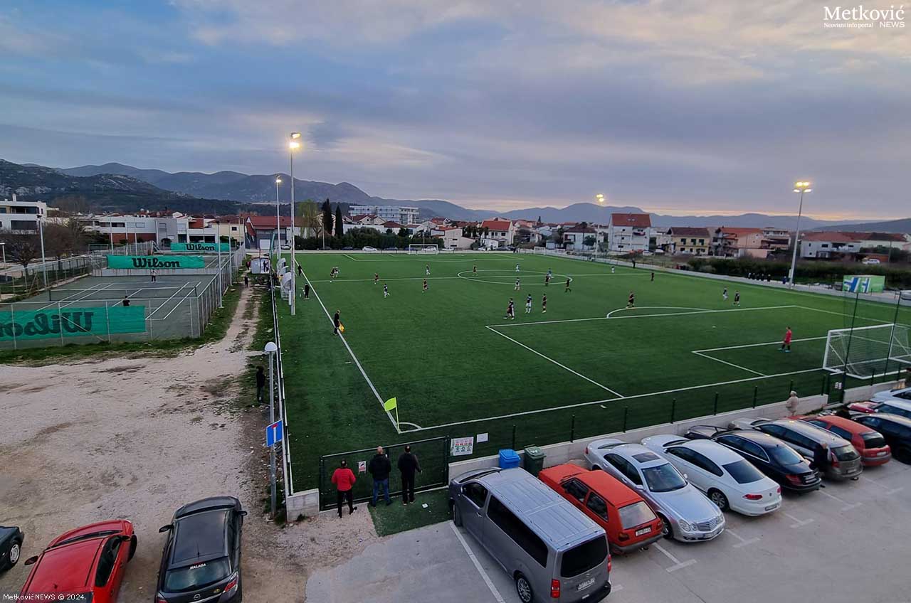 Teniski teren Metković i pomoćno igralište s umjetnom travom NK Neretva