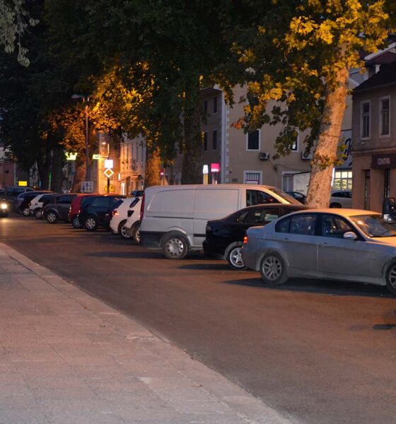 Gradski park Metković, parking