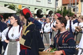KUD Metković na Vinkovačkim jesenima ()