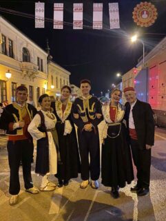 KUD Metković na Vinkovačkim jesenima ()