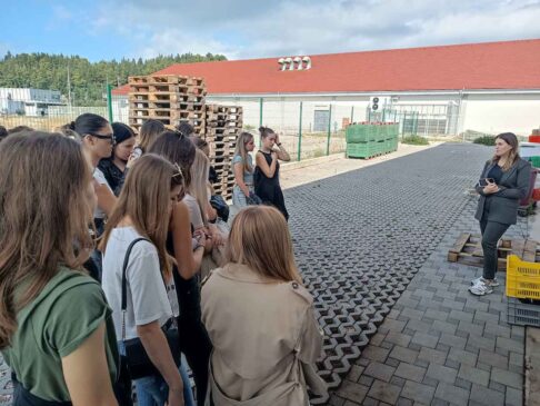 Srednjoškolci Vele Luke posjetili Poduzetnički inkubator Ploče