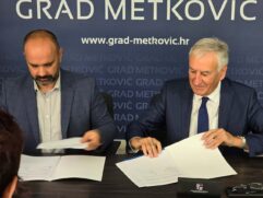 Župan Dobroslavić potpis Ugovora Metkovič ()
