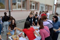 Dan Kruha u OŠ Stjepana Radića () Dan Kruha u OŠ Stjepana Radića ()