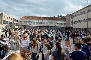 Dan Kruha u OŠ Stjepana Radića () Dan Kruha u OŠ Stjepana Radića ()