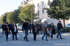 polaganje vijenaca ()