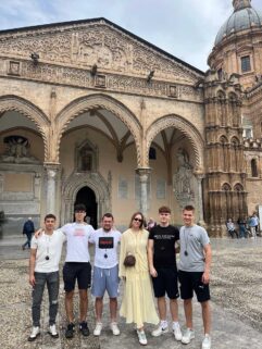 PHOTO 2025 05 09 21 18 06