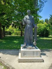 Matica umirovljenika Metković na izletu na otok Visovac i Šibenik (3)