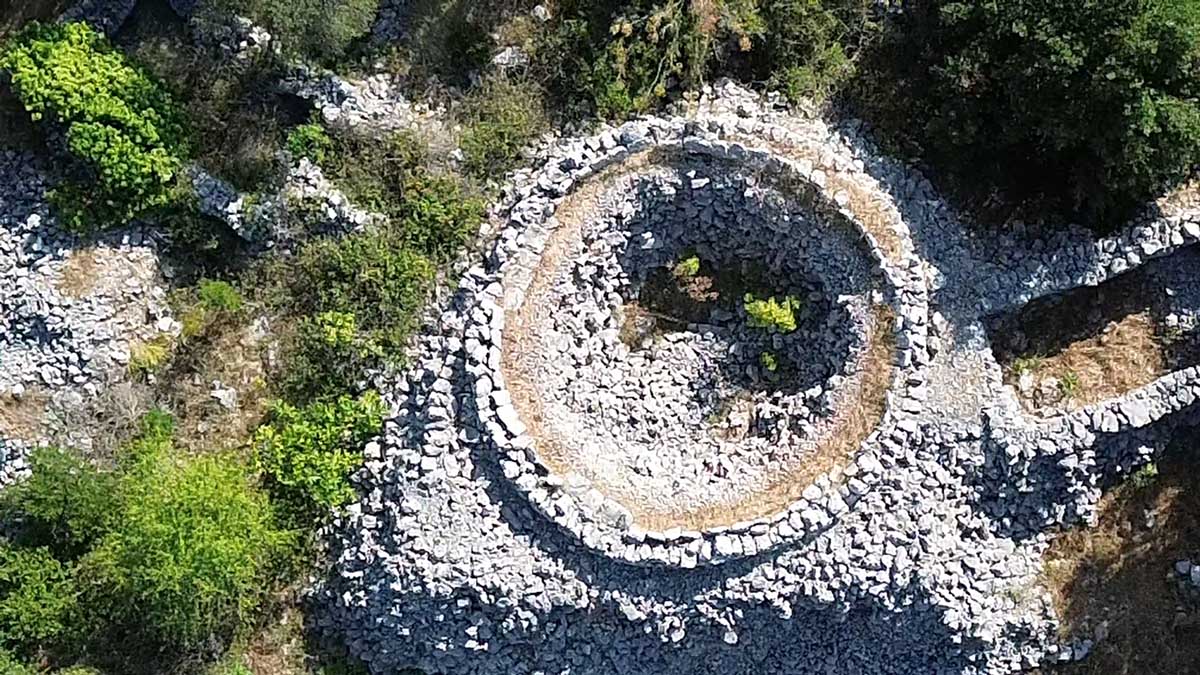 arheološko nalazište u Istočnoj Plini (2)