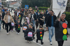 MALE POKLADE Mala povorka, maškare (77) MALE POKLADE Mala povorka, maškare (77)