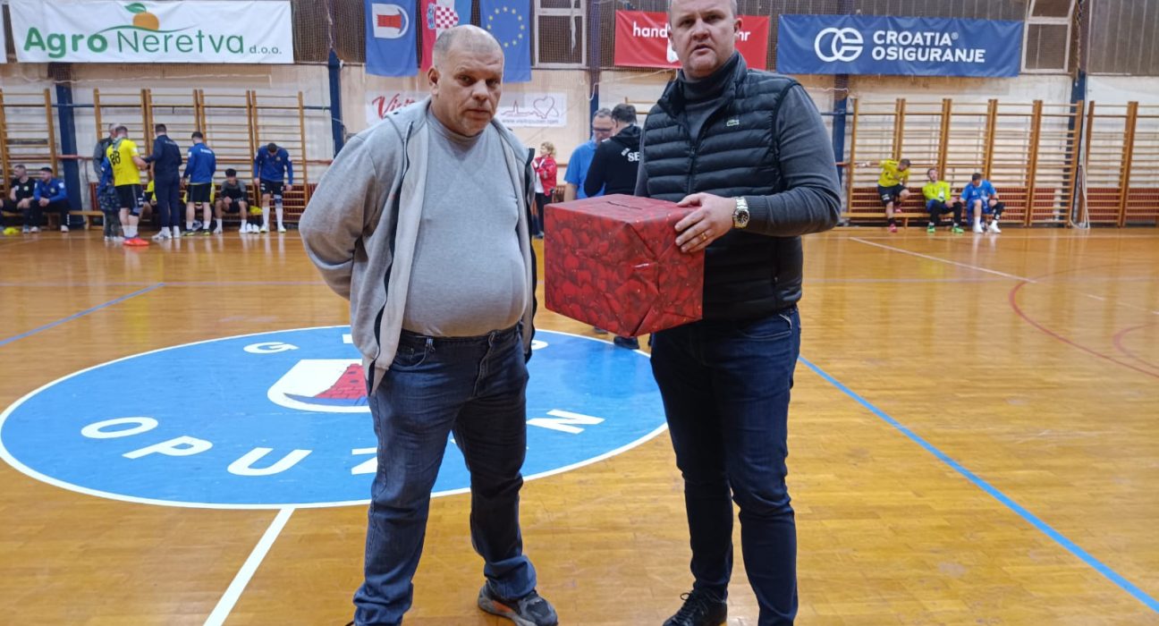 Ploče, Humanitarka obitelj Ostojić