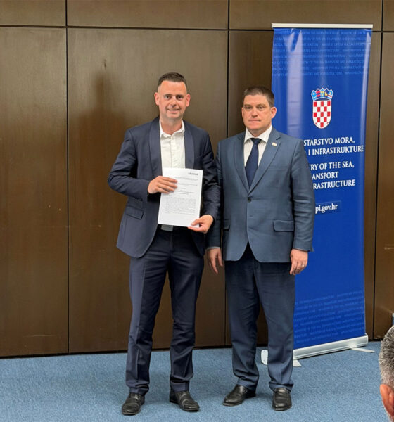 Potpis ugovora: Jurica Mušan i Oleg Butković