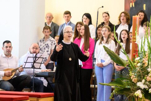 Prva Pričest u župi sv Nikole (8)