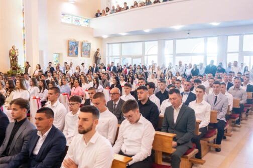 Krizma u crkvi sv Nikole Metković (3)