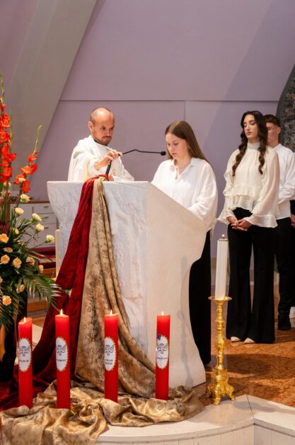 Krizma u crkvi sv Nikole Metković (5)